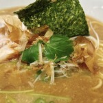 らーめん つるぎ - 酒粕らーめん しょうゆのトッピング、見えにくかったのでチラリンチョ|･ω･*)ﾁﾗ