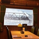 食堂車レストラン 黄昏号 - 異次元空間にいる感じにさせる