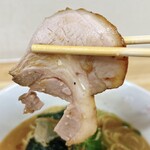 らーめん つるぎ - 酒粕らーめん しょうゆ、チャーシューリフト！