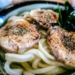 ヨコクラうどん - 鶏チャー葱炙油うどん