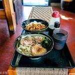 ヨコクラうどん - なめこーる＆鶏チャージ