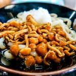 ヨコクラうどん - なめこおろしぶっかけ