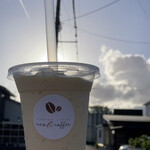 nao coffee - りんごの自然な甘みが感じられ、甘さ控えめながらもフルーツの味わいがしっかりと楽しめる一杯。冷たくてさっぱりとした後味が、残暑の時期にはぴったりです。