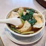 清香園 - 水餃子（6個）550円、上質なスープがたまらない