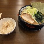 横浜家系ラーメン 辻田家 - 