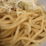 蒙古タンメン中本 - スープに潜らせる前の麺