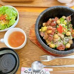 グラティチュード - 料理写真:石焼シーフードアボカドご飯