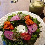 RACINES Boulangerie & Bistro - 美しい季節のリ―スサラダ