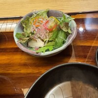 すき焼き 牛しゃぶ 松重 - 朝姫丼についてくるサラダ