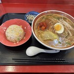 麺飯店 喜楽 - キムチワンタンラーメンと半チャーハン
