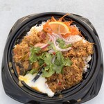 キッチンヤード - 料理写真:チキンケララとパキスタン無水カレーのあいがけ