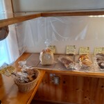 るぅた - 午後３時頃でしたが、食パンも残ってました。