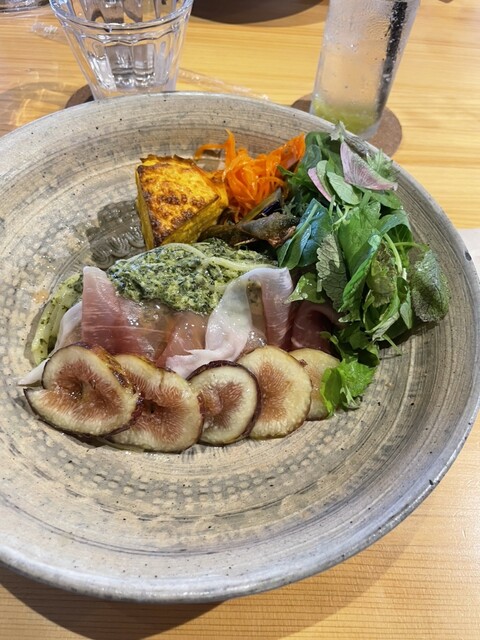 Kominka Restaurant tomato monkey photo