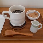 るぅた - 水出しコーヒー HOT (ミルク、ラスクつき)　410円税込