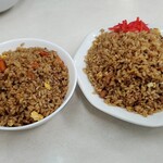 大貫本店 - やきめし(左がミニ、右が小)