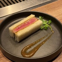 焼肉うしごろ 新宿三丁目店 - 