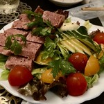 十三トリスバー - コンビーフ（野菜付き）