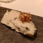 メゾン ポール・ボキューズ - ヤギのブルーチーズ