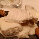 メゾン ポール・ボキューズ - シロカビのチーズ