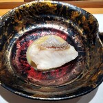 すし 碧海 - スジアラの松笠と田芋の焼茄子ソース