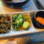 黒毛和牛 肉まぶし ふじ田 - 出汁茶漬け用薬味
      のり、ネギ、わさび、あられ