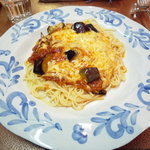 トラットリア さと - 茄子とトマトとチーズのスパゲティ（メランザーネ）全体写真