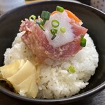 まぐろのなかだ屋 - なかだ屋特製海鮮丼