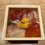鮨と肴 鵙 - ウニとイクラ丼
      お鮨として 二貫 握ってもらうことも出来ます