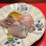 賛否両論 - お造り(シマアジ・鰆苺炙り・ヒラメ)