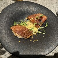 ビストロあじと - 甘鯛の鱗焼き 白ワインソースです。