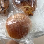 イロハベーカリー - クリームチーズパン