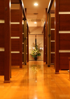 chuukagyouzakaraageebisuyadekitategaichiban - 1.2階で全10部屋の個室をご用意しております。