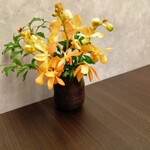 瀬戸内味覚処 芸州 本店 - テーブル横のお花です