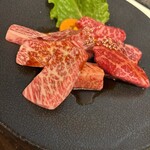 焼肉 きん肉屋 練馬 - 黒毛和牛盛り合わせ。カルビの旨み脂がじゅわぁぁあ〜でも重くない。