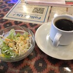 インド料理 パリワル - サラダとソフトドリンク付きです