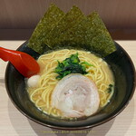 横浜家系ラーメン赤家 - 醤油ラーメン 大盛り