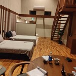 cafe むぎ - 客室の写真。メゾネット。ヨガマットが二組、中2階にありました。ティーバックが種類豊富で、景色を見ながら、お茶をたくさん飲めます。