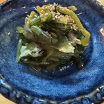 居酒屋 こいこい - わさびの醤油漬けがあり、好きなのとちゃんと辛くなっているか見たくて注文したら辛くて美味しくなっていました。間違いなくお酒が進みます。
