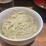 麺や おの食堂 - 替え玉で倍になって返ってくる！！