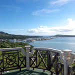 アイスクリンカフェ アーク - 南東方向の眺め。本部港、瀬底島もばっちり見渡せます