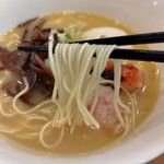 博多水炊きらーめん うかんむり - 麺リフトは相変わらずヘタクソですいません