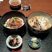 板前心 菊うら - 海鮮丼ときのこラーメン
