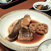 板前心 菊うら - たら煮付け
