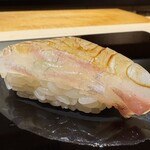 鮨 ゆうき - ヒラメの昆布締め　◎