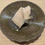 鮨 ゆうき - 蒸し鮑(千葉県・メガイアワビ)