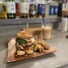 HAKOBUNE CAFE - 肉とチーズ（1,650円）＋TOPPING目玉焼き