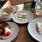 Crossroads Kitchen - 