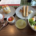 Crossroads Kitchen - 