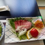 深川 冨士見 - ローストビーフ。ジュレを漬けて頂戴する。