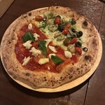 Cafe&Dining ballo ballo 渋谷店 - レジーナ・マルゲリータとガンベレッティ・ヴェルデのハーフ&ハーフ